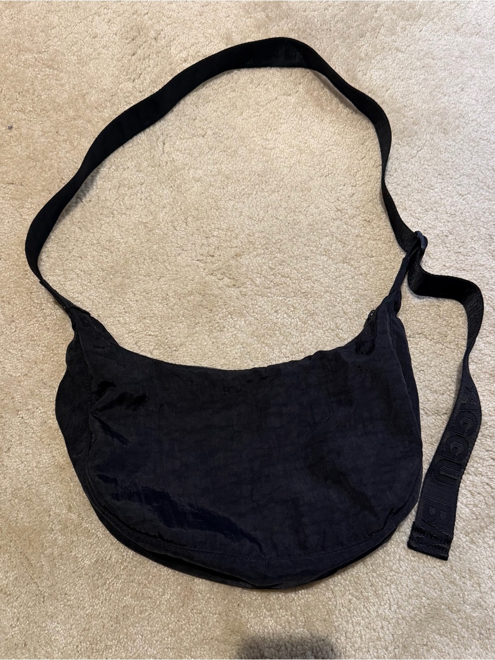 Baggu medium crescent bag in black!